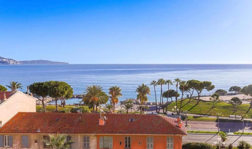 Apartment Cote D'azur Charm, With Panoramic Seaview In Nizza