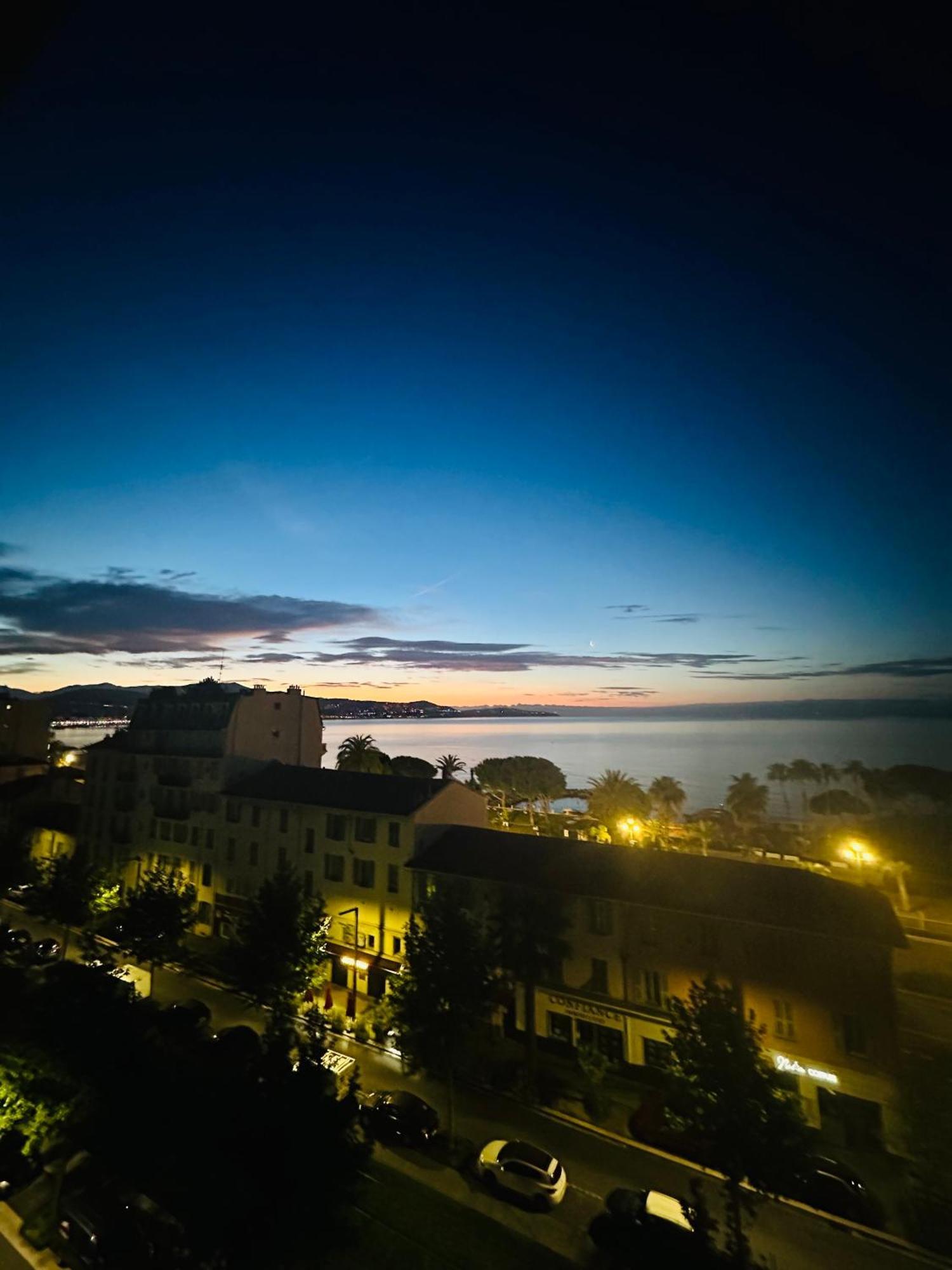 Apartment Cote D'azur Charm, With Panoramic Seaview In Nice